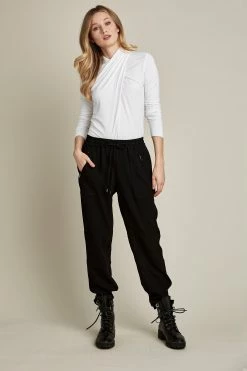 Elie Tahari Buckle Cargo Pant -Elie Tahari Sales 2023 E1087200 CARGOPANT E87 BLACK 1HERO 023