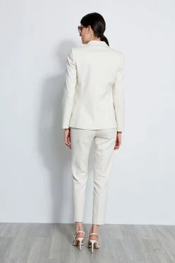 Elie Tahari Jacquard Stretch Panel Blazer 11 Elie Tahari Jacquard Stretch Panel Blazer -Elie Tahari Sales 2023 E3033203 VANILLABEAN E3033103 VANILLABEAN E15XA502 WHITE 3BACK 1216