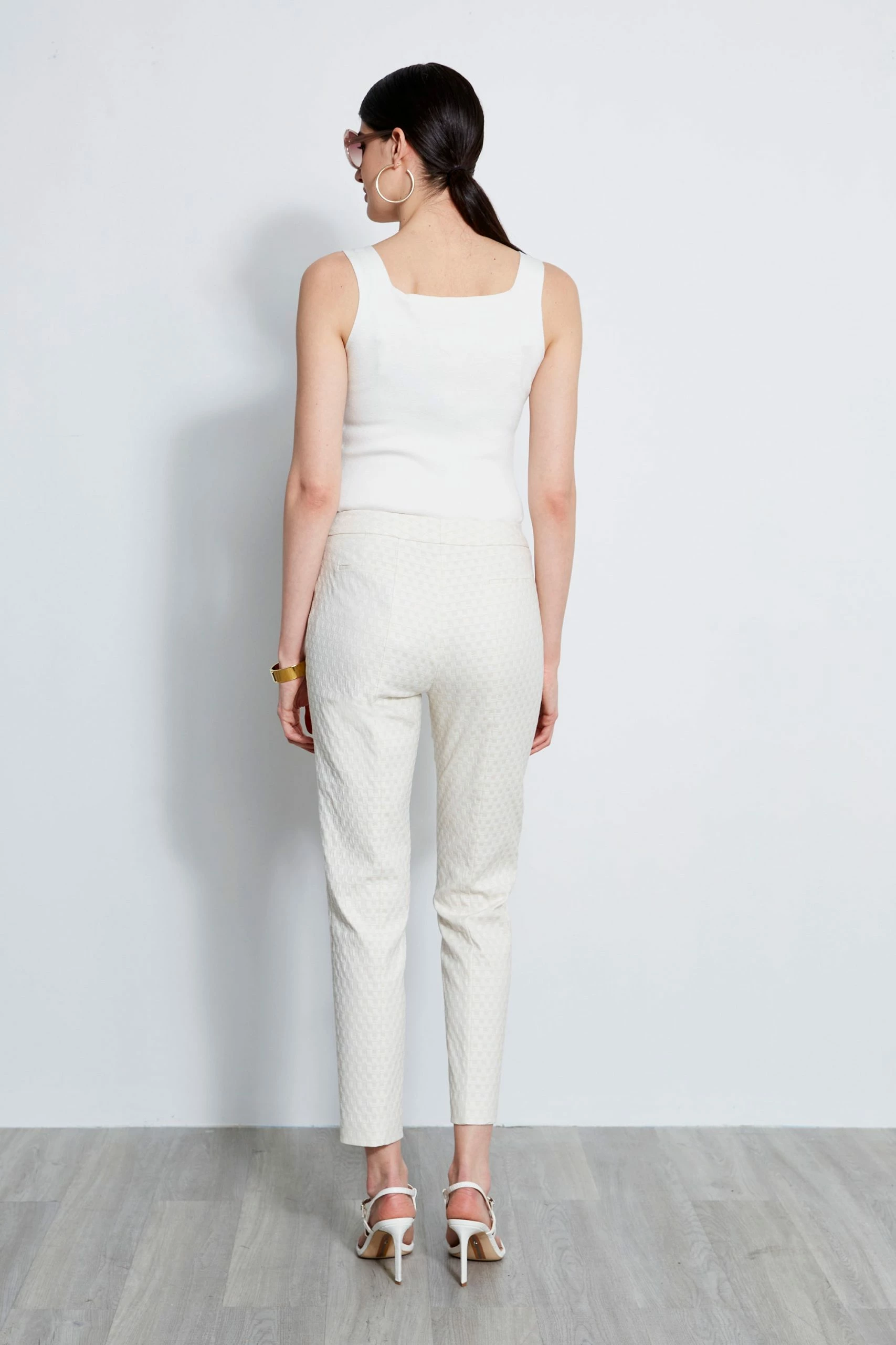 Elie Tahari Jacquard Stretch Crop Pant 7 Elie Tahari Jacquard Stretch Crop Pant - Image 5