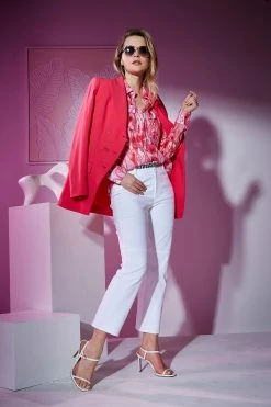 Elie Tahari Silk Biba Swirl Button Down Shirt 11 Elie Tahari Silk Biba Swirl Button Down Shirt -Elie Tahari Sales 2023 E303D202 WHITE E2087103 TROPICPINK E3045503 MULTI 1329 2x3 a1156069 be58 4ac8 a5a4 ba35c0050265