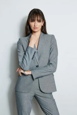 Elie Tahari Herringbone Panel Blazer -Elie Tahari Sales 2023 E802R103 HERRINGBONE E802R203 HERRINGBONE E707G503 BLACK 2front 1635