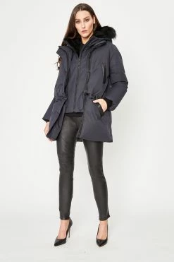 Elie Tahari Lindsay Coat 9 Elie Tahari Lindsay Coat -Elie Tahari Sales 2023 E9DJ6405 LINDSAYCOAT NAVY 1HERO 029