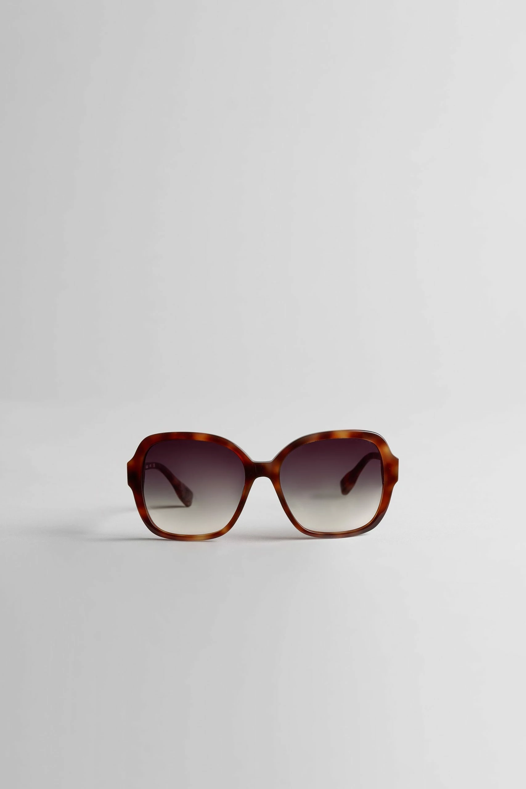 Elie Tahari Oversized Tortoise Sunglasses 3 Elie Tahari Oversized Tortoise Sunglasses