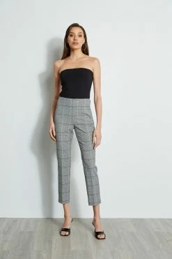 Plaid Ankle Pant -Elie Tahari Sales 2023 ETR31212 PLAID ETR31211 PLAID E65X2502 BLACK 2front 471 2000x3000 aeb82a60 ad22 4fc5 8e6e b2bde7bc323e
