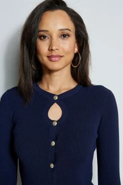 Crest Button Keyhole Cardigan -Elie Tahari Sales 2023 EU8M020U WHITE ETR32188 PEACOAT 2front 1442